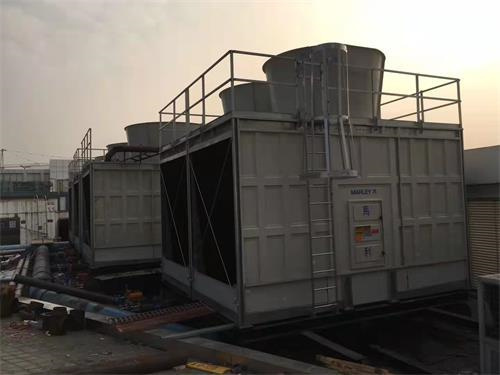 如何選擇靠譜的工業(yè)冷卻塔生產(chǎn)廠家?