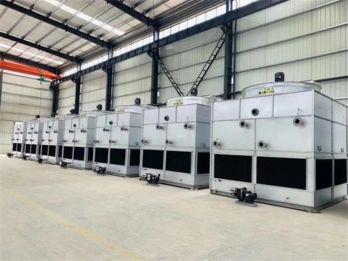 如何選擇冷水機(jī)廠家？三大實(shí)力缺一不可(魚(yú)缸冷水機(jī)選擇)